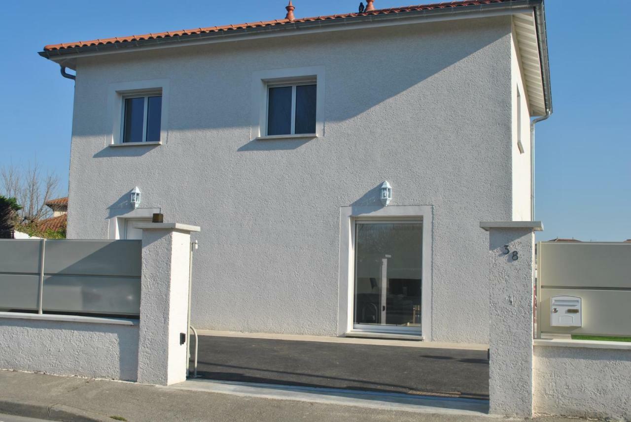 La Marina Villa Chassieu Eksteriør billede