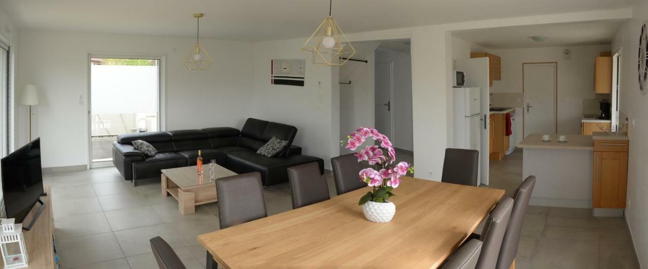 La Marina Villa Chassieu Eksteriør billede
